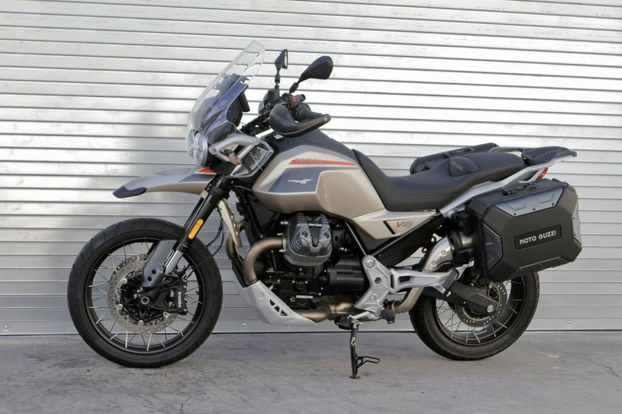 2025 Moto Guzzi V85 TT Travel