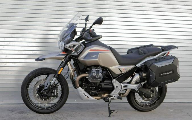 2025 Moto Guzzi V85 TT Travel