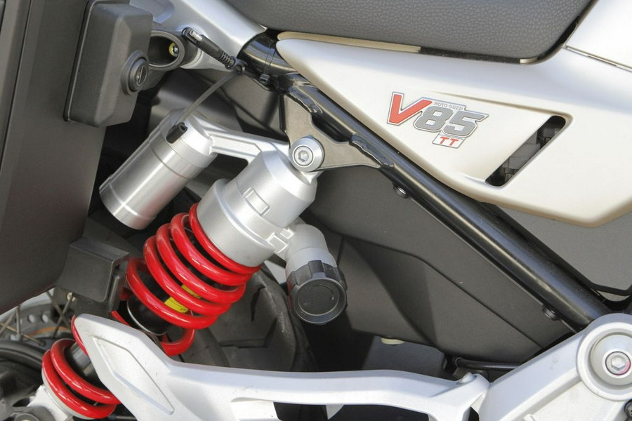 2025 Moto Guzzi V85 TT Travel
