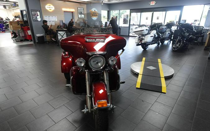 2017 Harley-Davidson Tri Glide Ultra FLHTCUTG