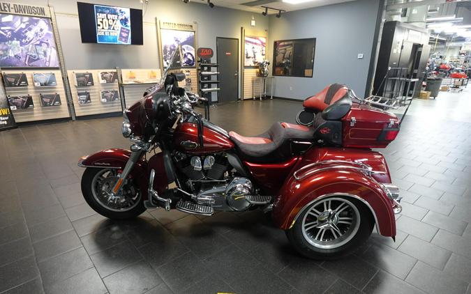 2017 Harley-Davidson Tri Glide Ultra FLHTCUTG