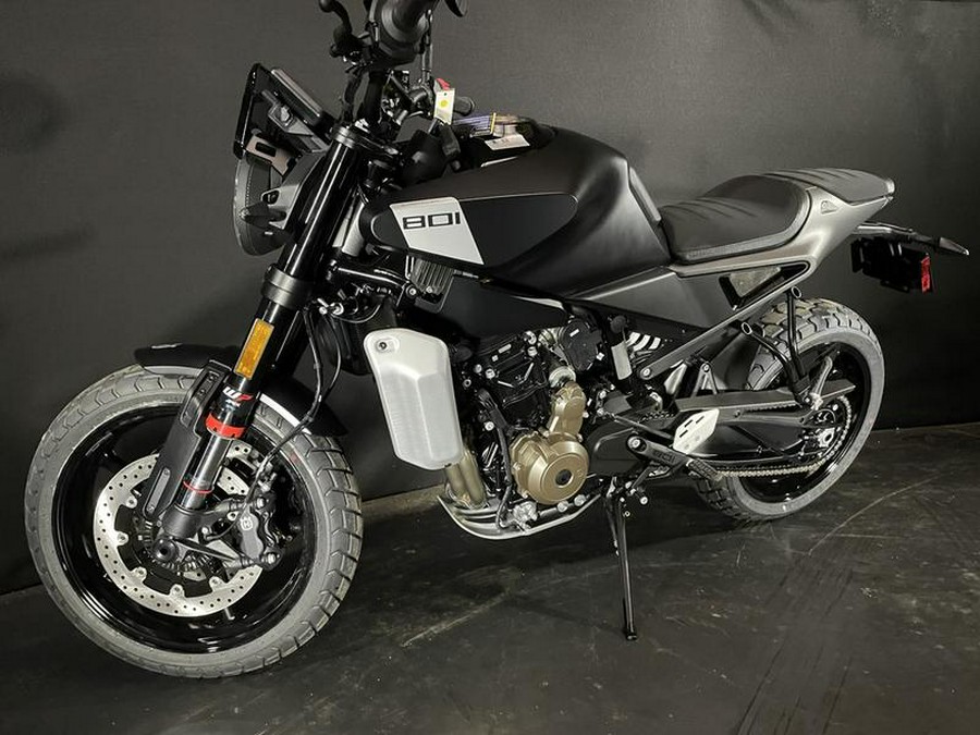 2025 Husqvarna® Svartpilen 801