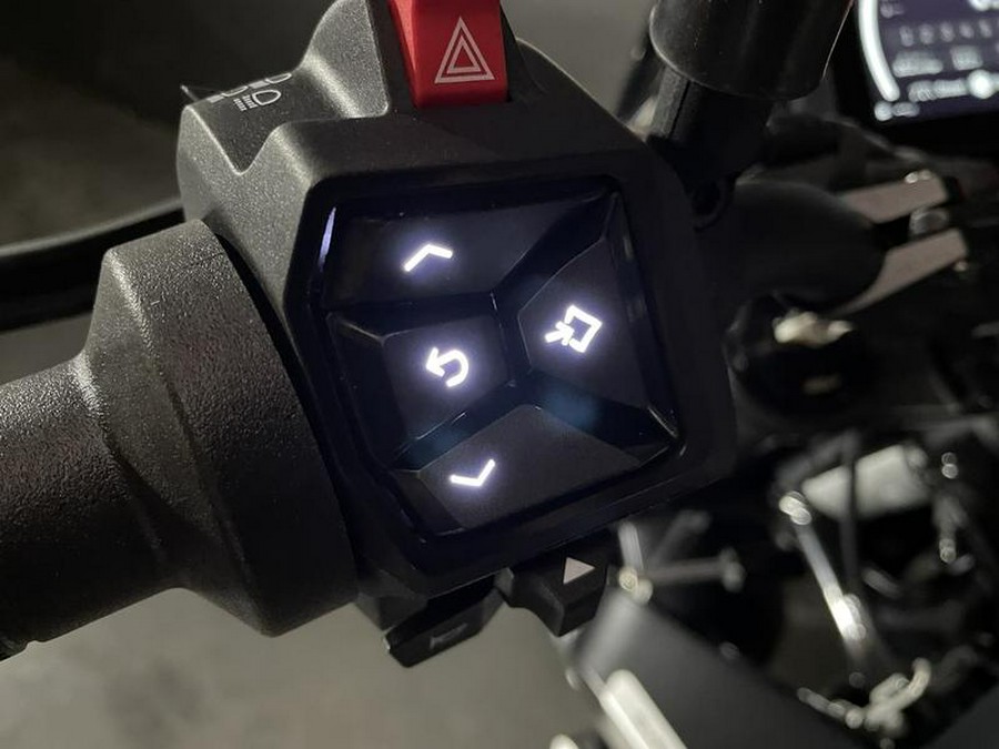 2025 Husqvarna® Svartpilen 801