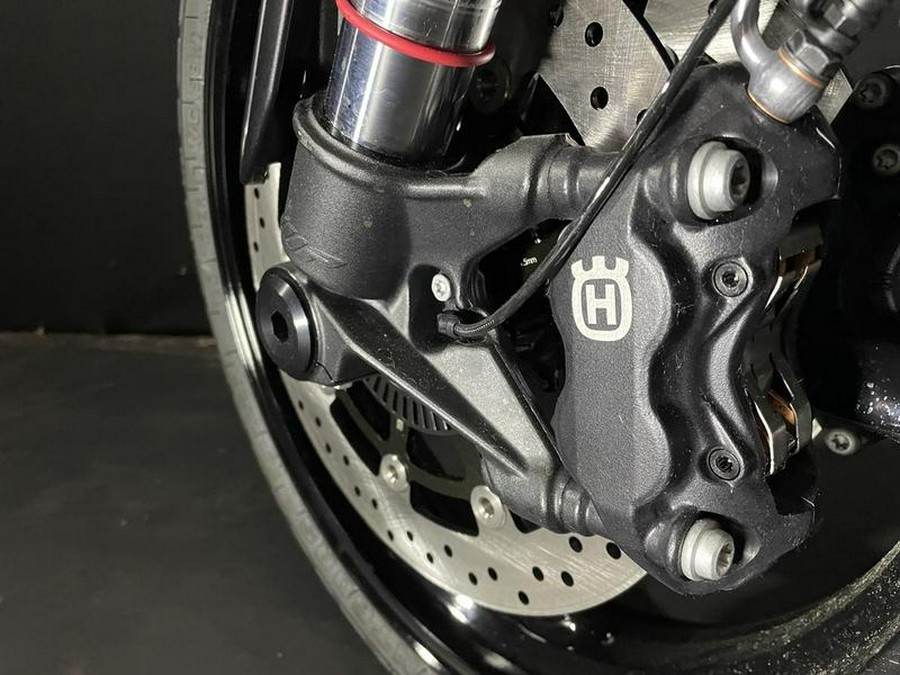 2025 Husqvarna® Svartpilen 801