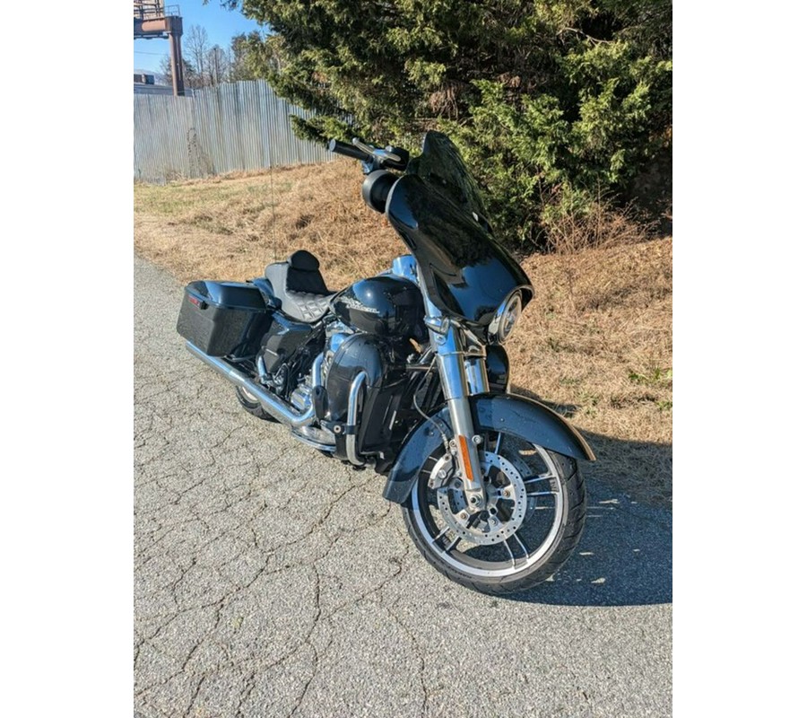 2014 Harley-Davidson Street Glide® Base