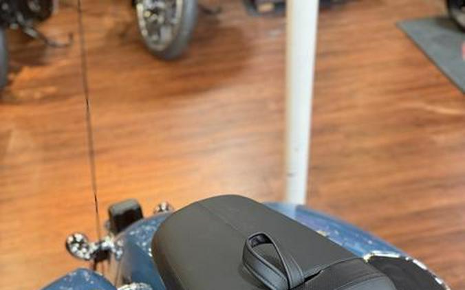 2026 Indian Motorcycle® Challenger® Limited 112 w/PowerBand Audio Storm Blue with Black Metallic