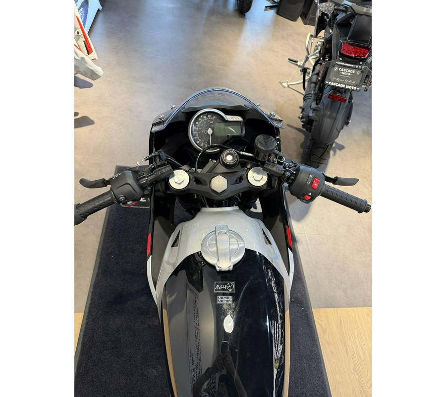 2026 Triumph Thruxton 400