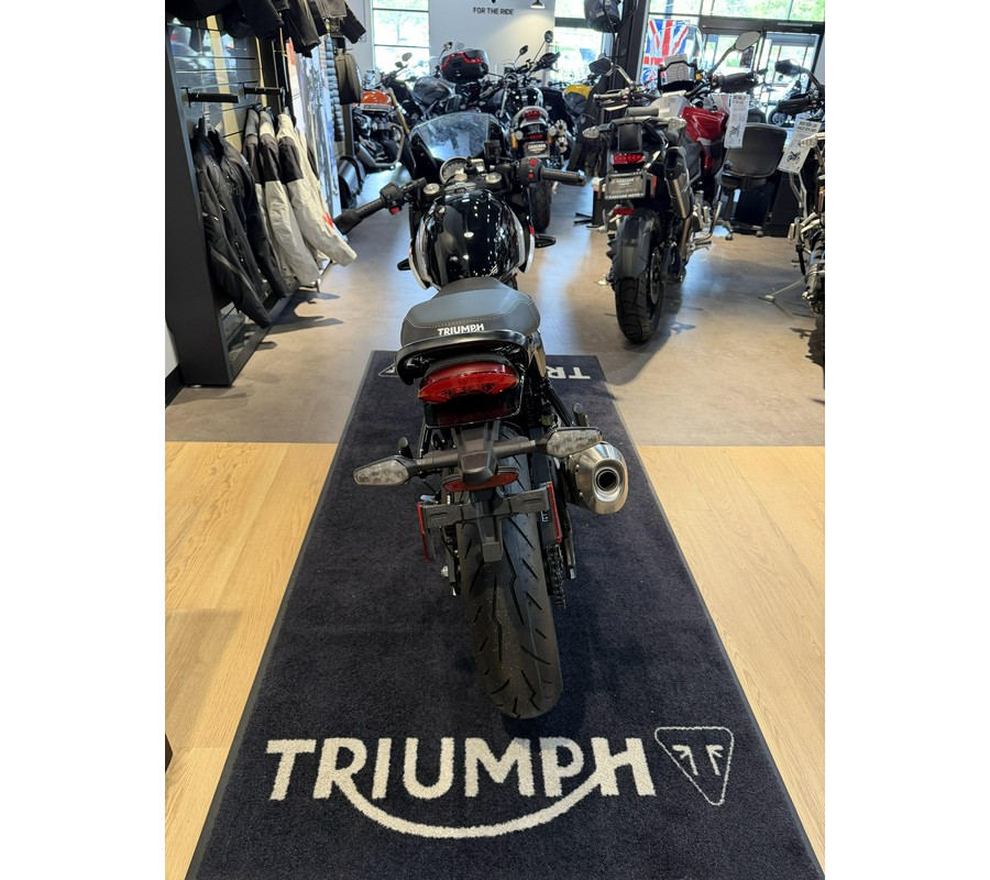 2026 Triumph Thruxton 400