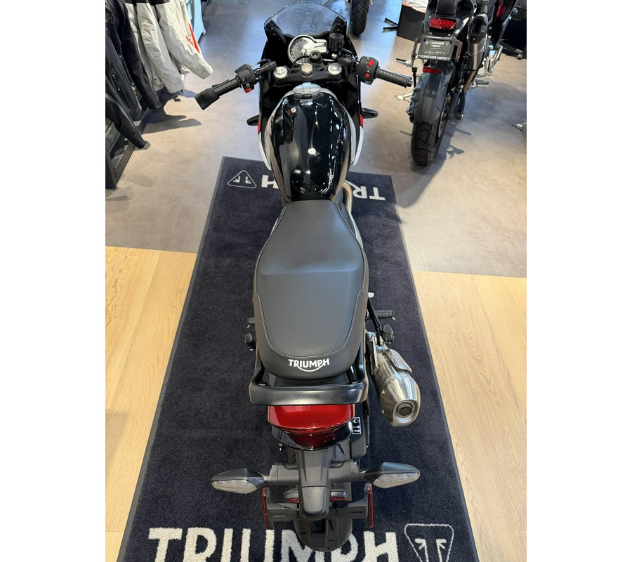 2026 Triumph Thruxton 400