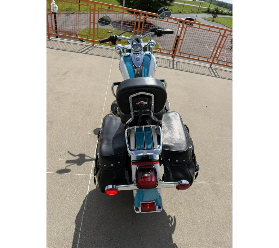 2017 Harley-Davidson® Heritage Softail® Classic Crushed Ice Pearl/Frosted Teal Pearl