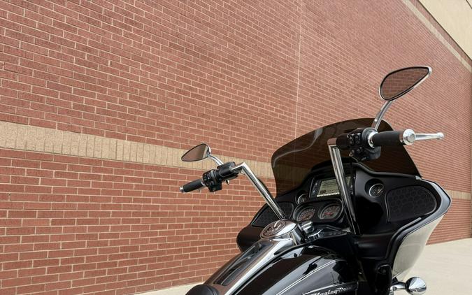 2016 Harley-Davidson® Road Glide® Ultra Vivid Black