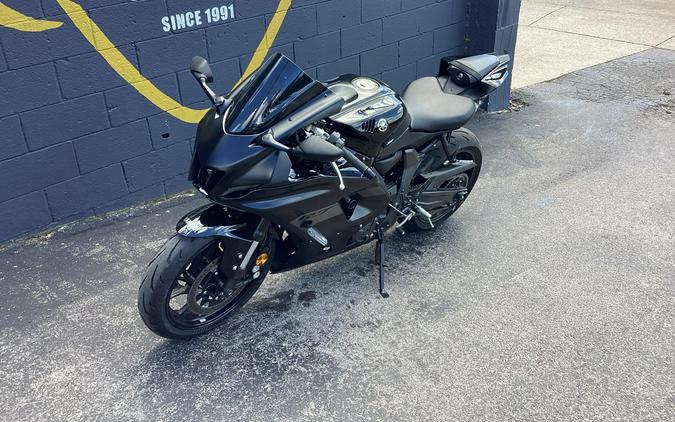 2025 Yamaha YZFR7