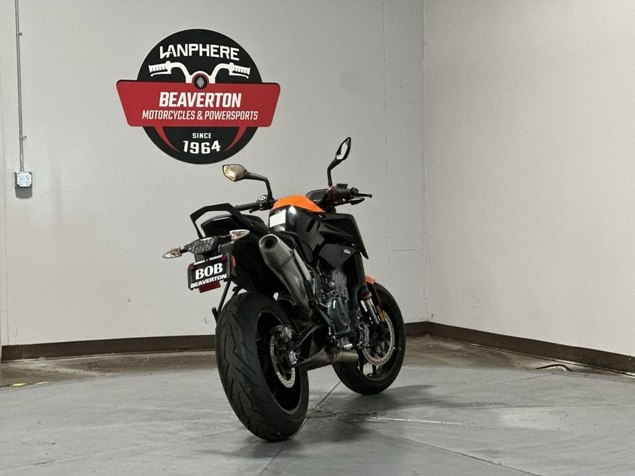 2022 KTM Duke 890