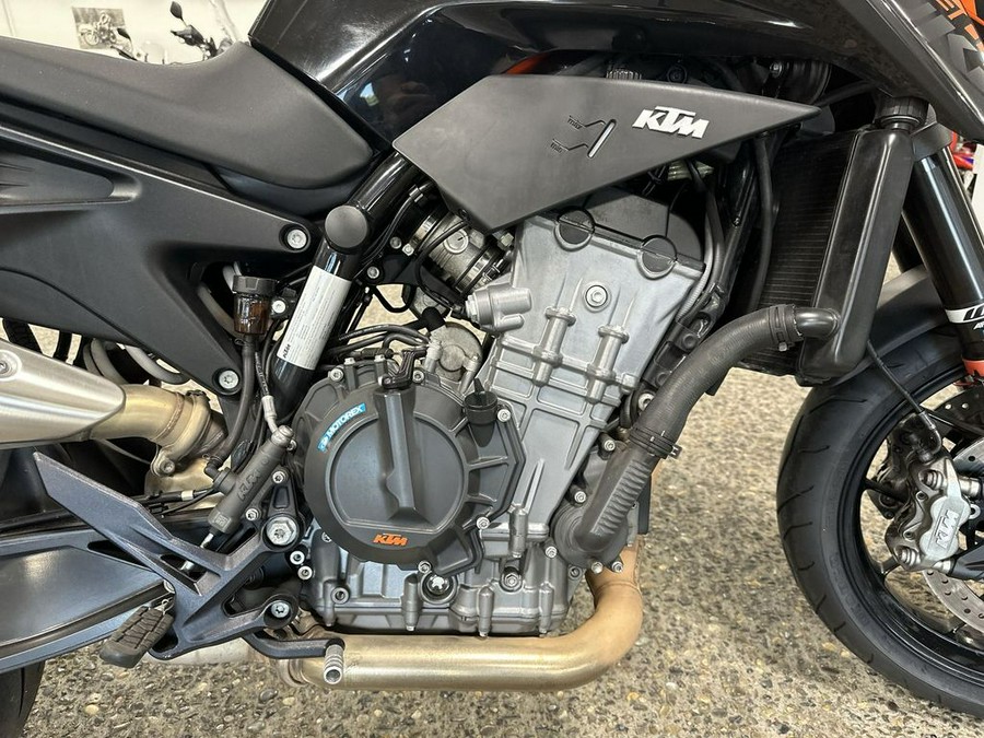2022 KTM Duke 890