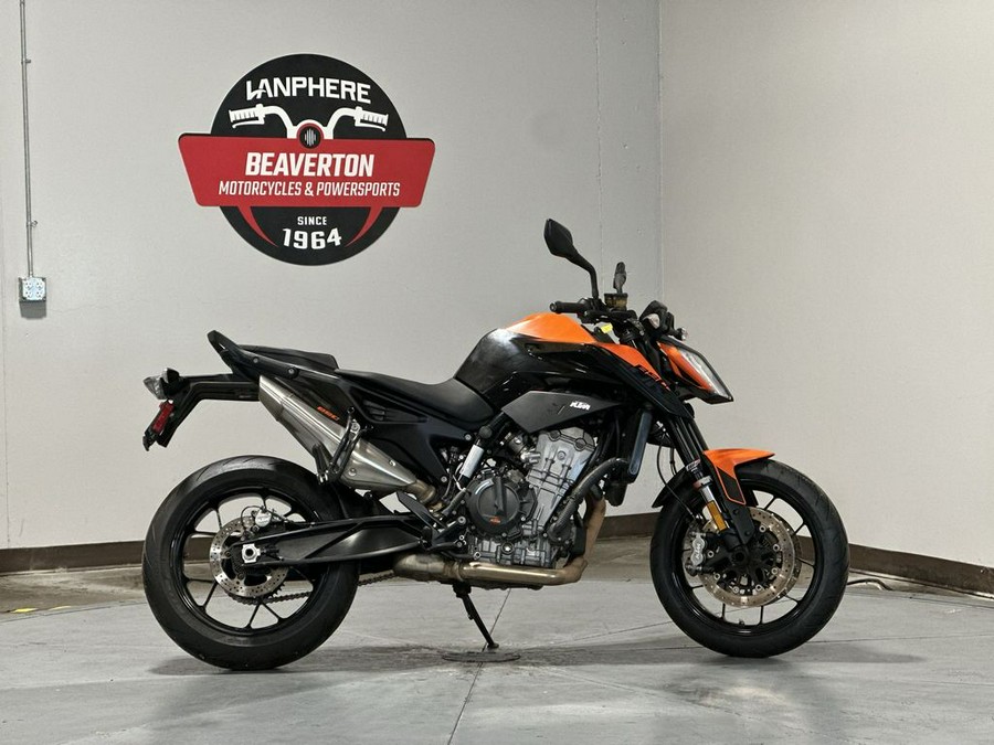 2022 KTM Duke 890
