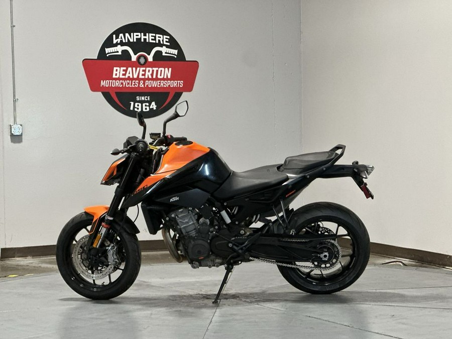 2022 KTM Duke 890