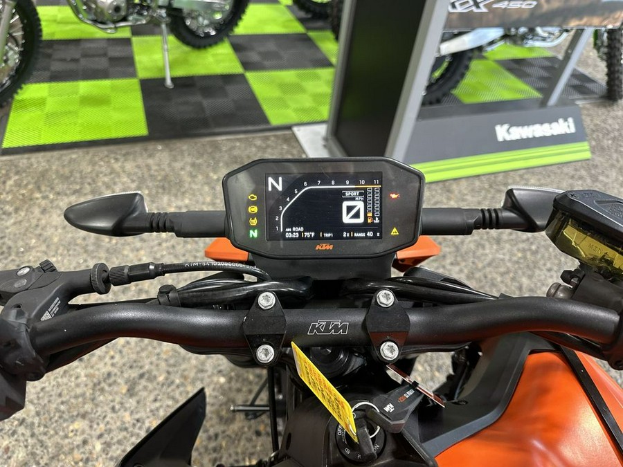 2022 KTM Duke 890