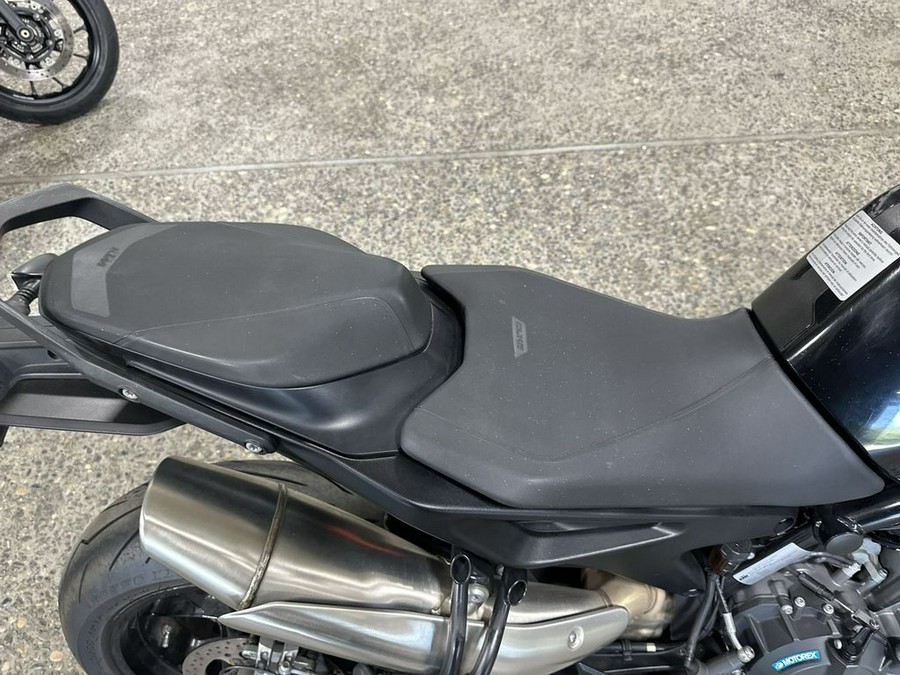 2022 KTM Duke 890