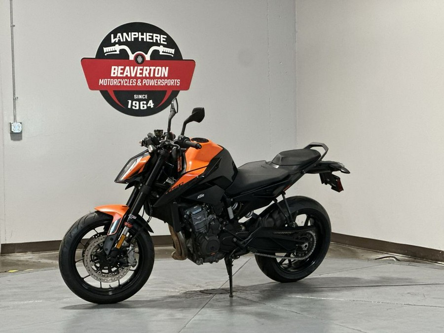 2022 KTM Duke 890