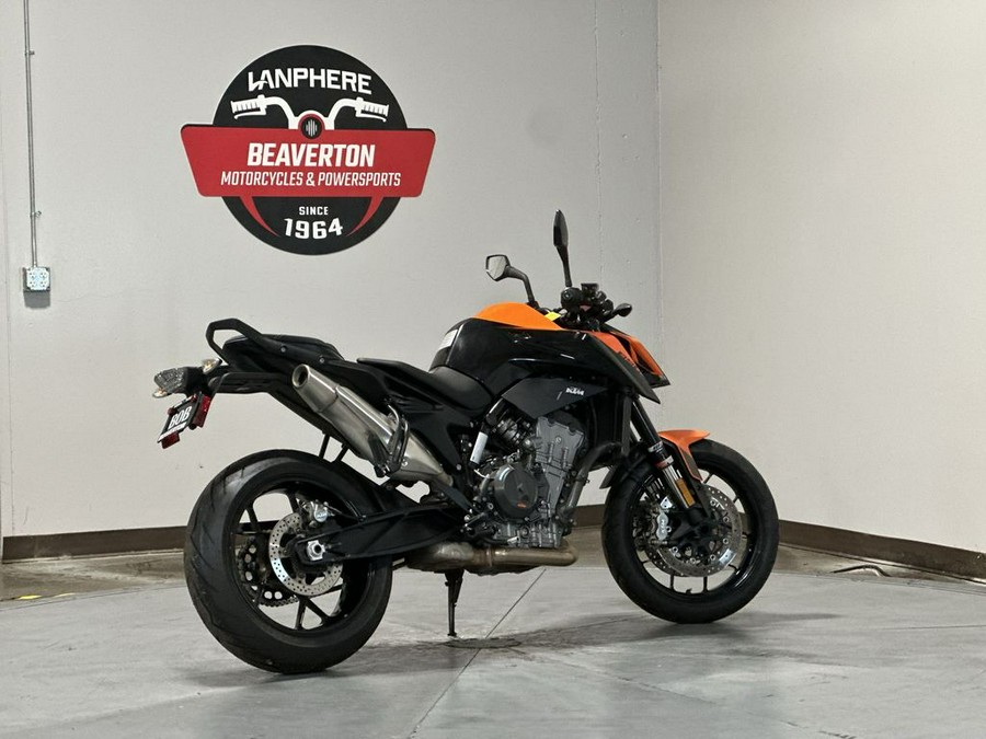 2022 KTM Duke 890