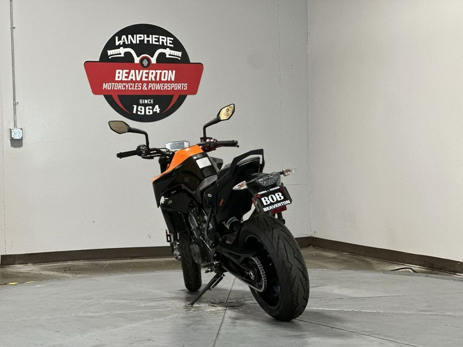 2022 KTM Duke 890
