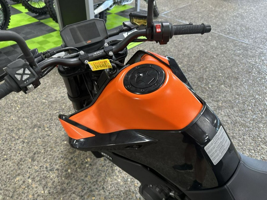 2022 KTM Duke 890