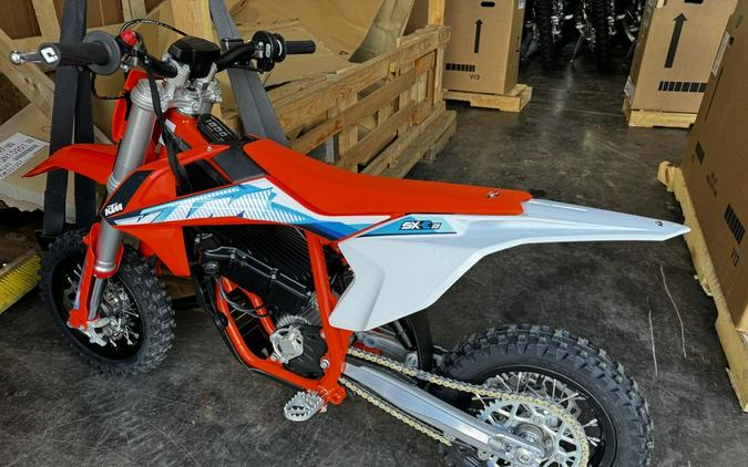 2024 KTM SX-E 3