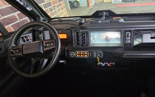 2026 Can-Am® Defender Limited HD11 Desert Tan & Carbon Black