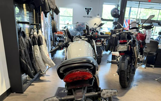 2026 Triumph Thruxton 400