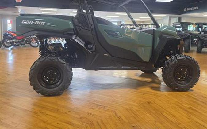 2026 Can-Am Commander DPS 700
