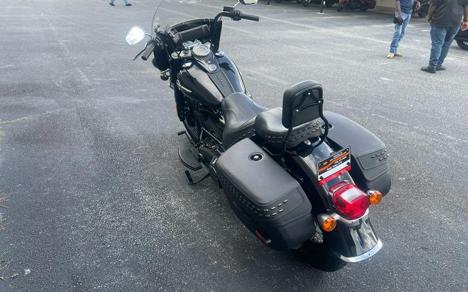 2019 Harley-Davidson Heritage Classic 107
