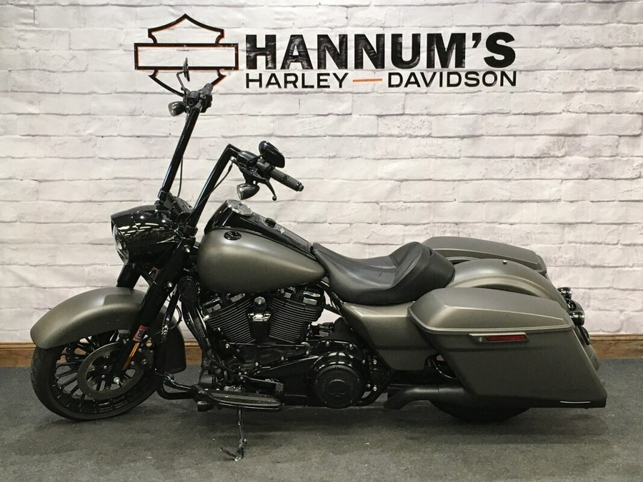 2018 Harley-Davidson Road King Special Industrial Gray Denim FLHRXS