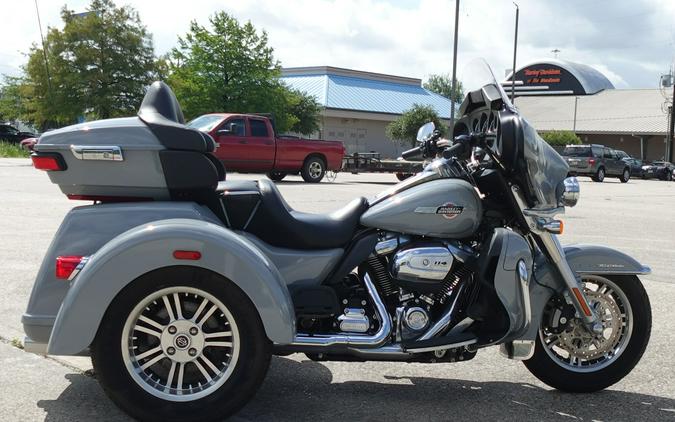 2024 Harley-Davidson Tri Glide FLHTCUTG