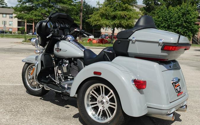 2024 Harley-Davidson Tri Glide FLHTCUTG