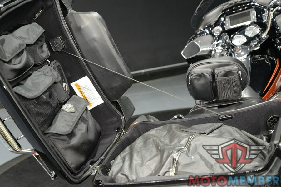 2015 Harley-Davidson® FLTRUSE - CVO™ Road Glide® Ultra