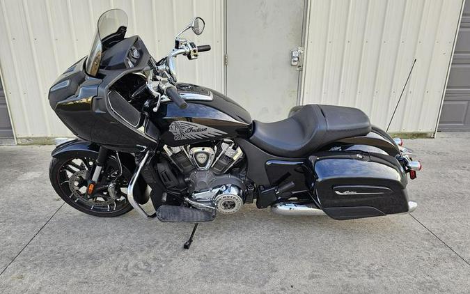 2021 Indian Motorcycle® Challenger® Thunder Black