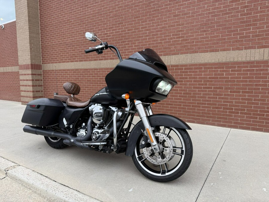 2015 Harley-Davidson® Road Glide® Black Denim