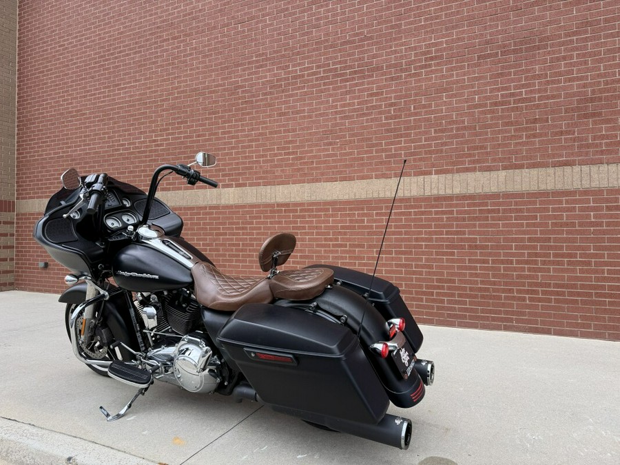 2015 Harley-Davidson® Road Glide® Black Denim