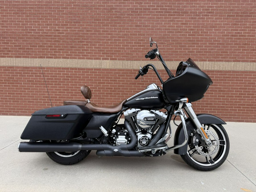 2015 Harley-Davidson® Road Glide® Black Denim