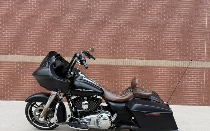 2015 Harley-Davidson® Road Glide® Black Denim