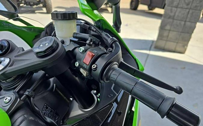 2025 Kawasaki Ninja® ZX™-6R KRT Edition