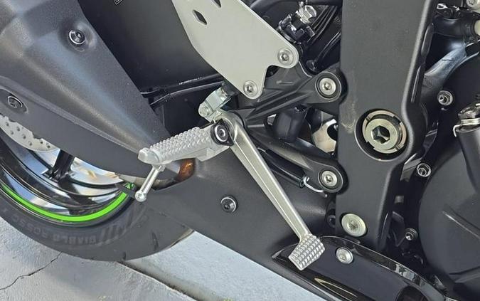 2025 Kawasaki Ninja® ZX™-6R KRT Edition