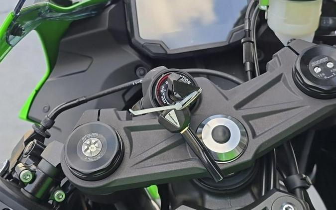 2025 Kawasaki Ninja® ZX™-6R KRT Edition