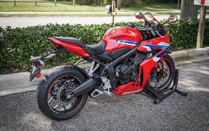 2025 Honda CBR650R E-Clutch