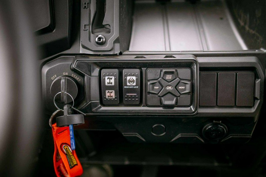 2025 Can-Am® Defender MAX XT HD9