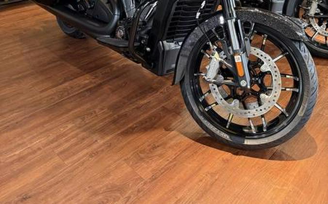 2026 Indian Motorcycle® Chieftain® PowerPlus Dark Horse® 112 w/PowerBand Black Crystal w/Black Meta