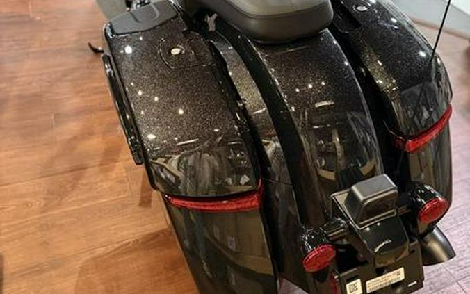 2026 Indian Motorcycle® Chieftain® PowerPlus Dark Horse® 112 w/PowerBand Black Crystal w/Black Meta
