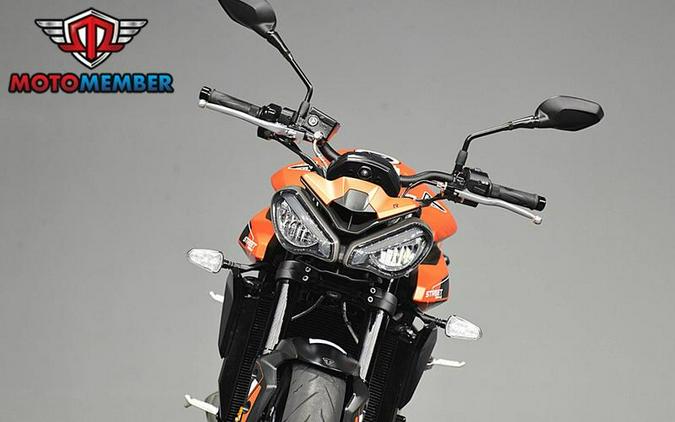 2025 Triumph Street Triple 765 R Matte Baja Orange