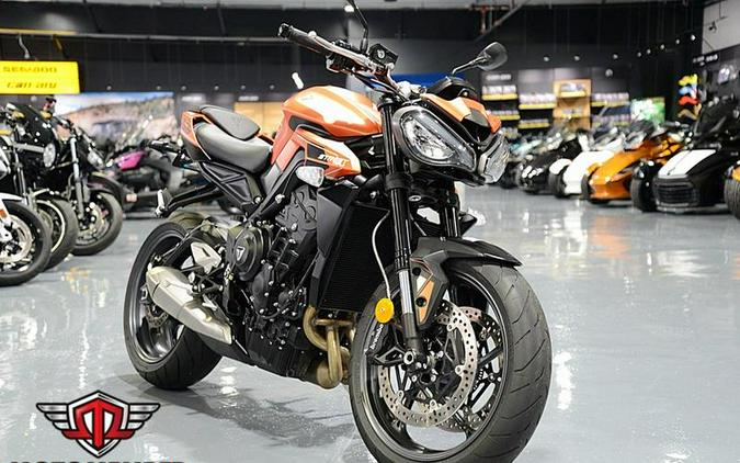 2025 Triumph Street Triple 765 R Matte Baja Orange