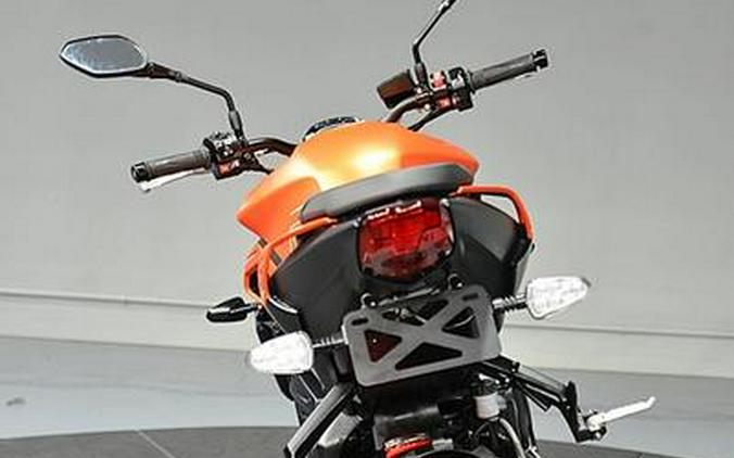 2025 Triumph Street Triple 765 R Matte Baja Orange